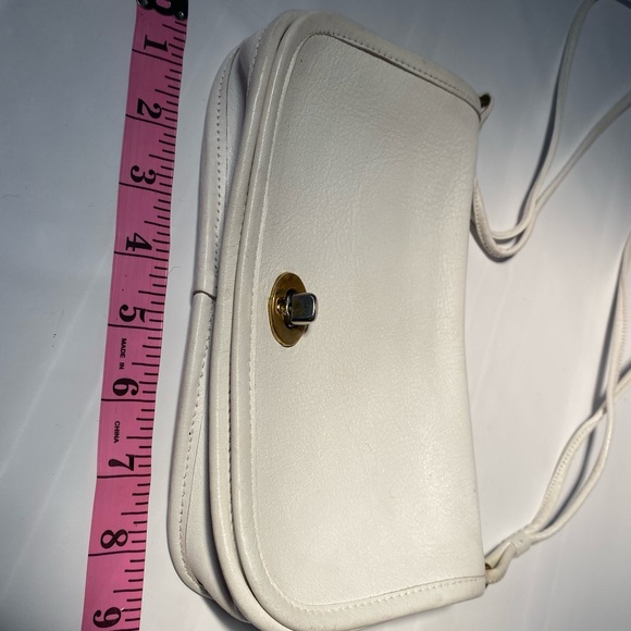 Vintage Coach 🔥🔥SOLD🔥🔥 - Picture 3 of 8